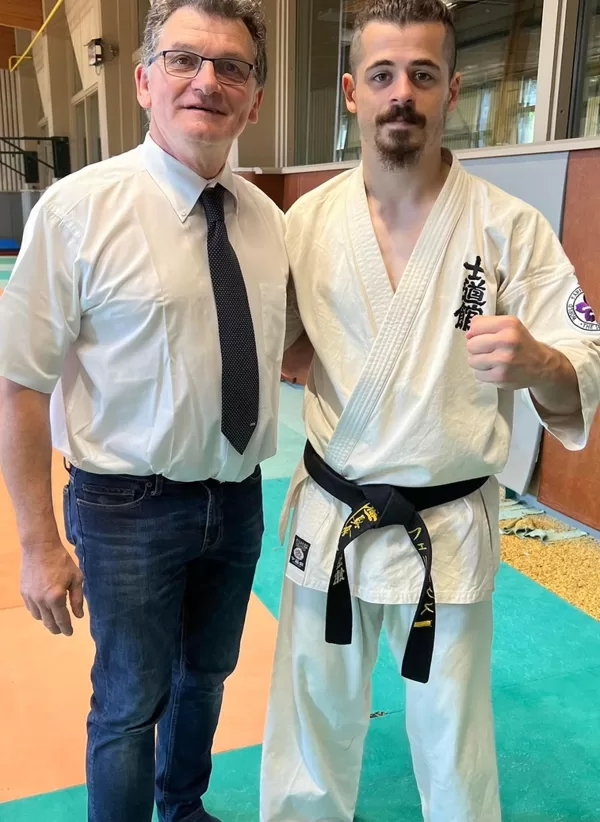 Félix 2ème Dan Major avec le Président Départemental  Didier BRALLON FFK Savoie 